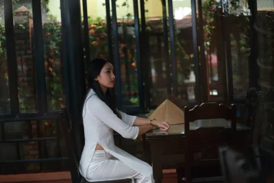 Áo dài trắng thanh xuân cổ kính [KEYTQ7]