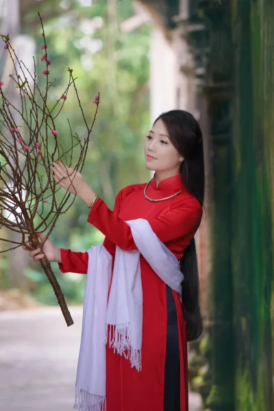 Áo dài đỏ khoảnh khắc áo dài đỏ thanh tao [1FNOVQ]