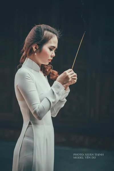 Áo dài trắng Yên Du tuyển chọn [GIQRVW]
