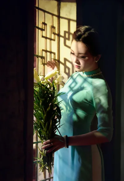 Áo dài xanh hoa hài hòa [8SVMPN]