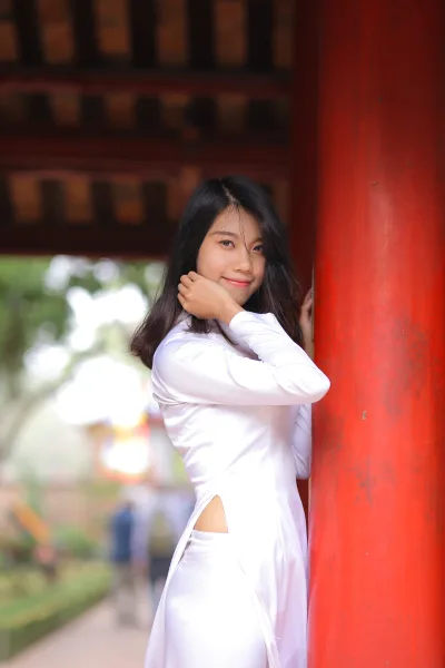 Áo dài trắng thanh thoát nữ sinh [9HJ3LC]