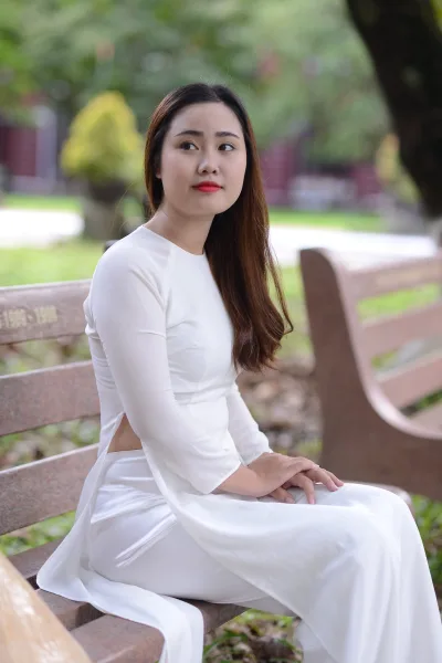 Yêu kiều áo dài trắng [O4L1XN]