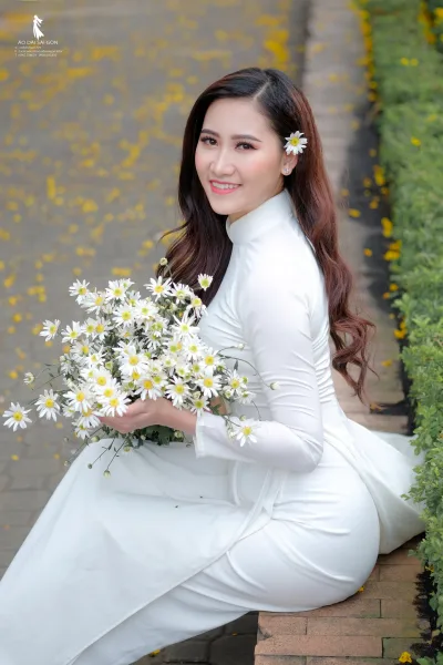 Áo dài trắng tinh khôi hoa [SOCOQH]