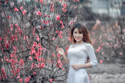 Áo dài trắng hút hồn hoa đào [09FC7I]