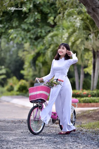 Áo dài trắng bộ ảnh xe đạp tinh khôi [ZXFXKZ]