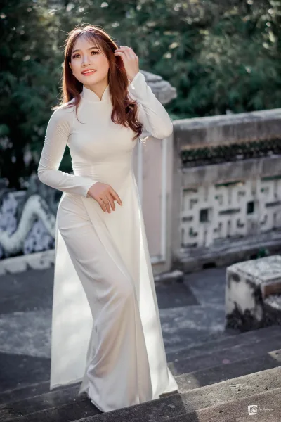 Truyền thống áo dài trắng tinh khôi [OKX05J]