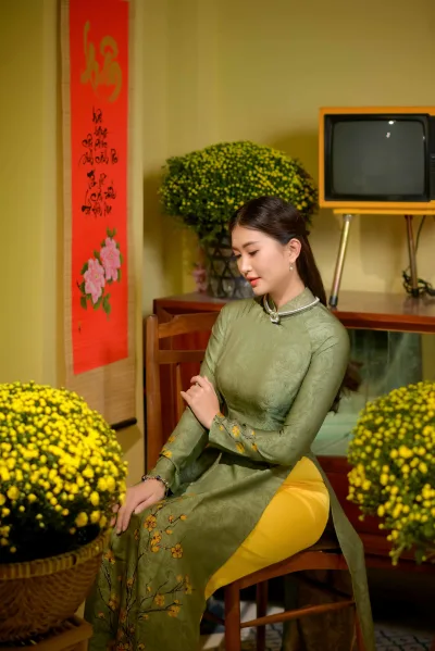 Áo dài xanh mộc mạc [L4QFNH]