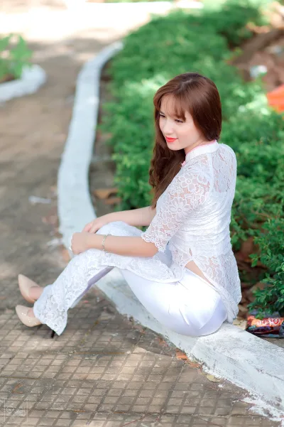Áo dài trắng kiêu sa sức hút [ESPWGH]