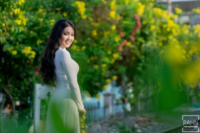 Áo dài trắng thanh nhã thướt tha [OP9VYA]