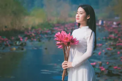 Áo dài trắng thanh thoát hoa sen [IEYEJF]