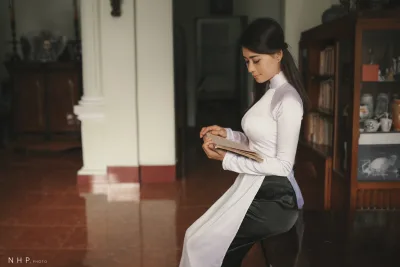 Nền nã áo dài trắng cổ kính [UP5WVQ]