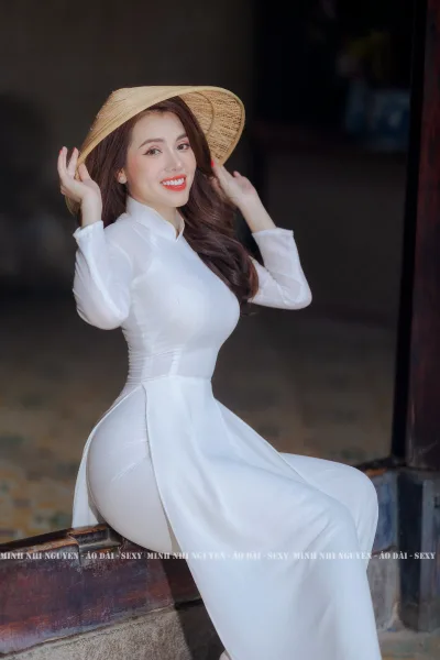 Áo dài trắng hút hồn nón lá [XYCKJN]