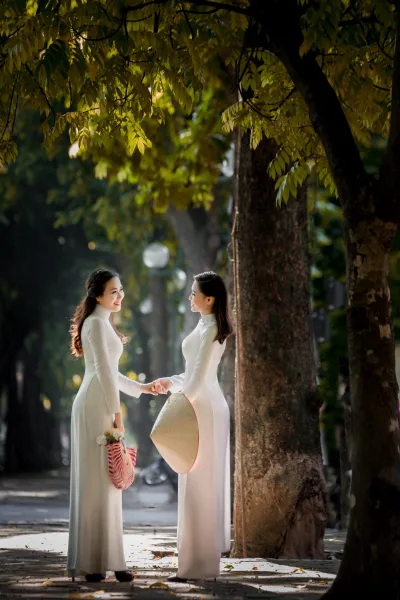 Hình ảnh áo dài trắng hút hồn nắng [PWHKEM]