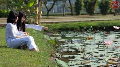 Tà áo dài áo dài trắng nền nã [K0U6OD]