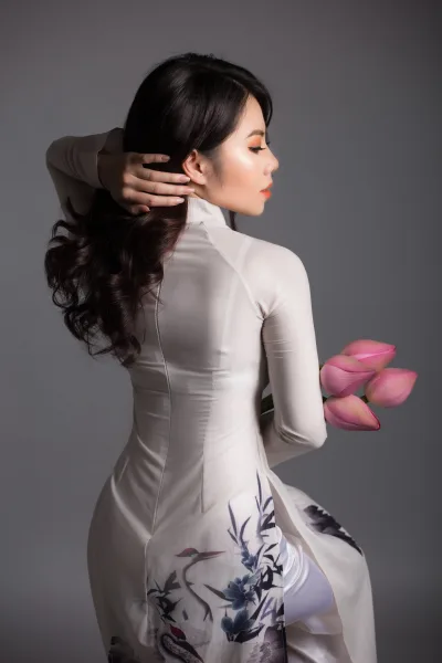 Áo dài trắng nuột đằm thắm [CIYNOK]