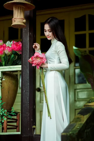 Thiếu nữ áo dài trắng duyên thầm hoa sen [KSKFNY]