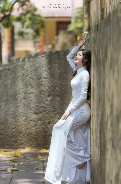 Áo dài trắng thanh nhã tinh khôi [OMYRTH]