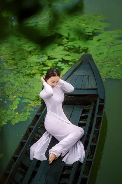 Áo dài trắng hoa sen thanh xuân [DIZZGN]