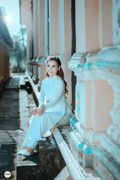 Áo dài trắng girl xinh lễ chùa đậm chất Việt [OLTVXU]