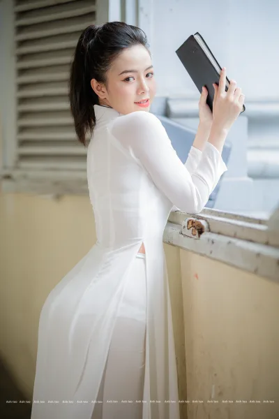 Áo dài trắng hiện đại cặp táp [NL9TYE]