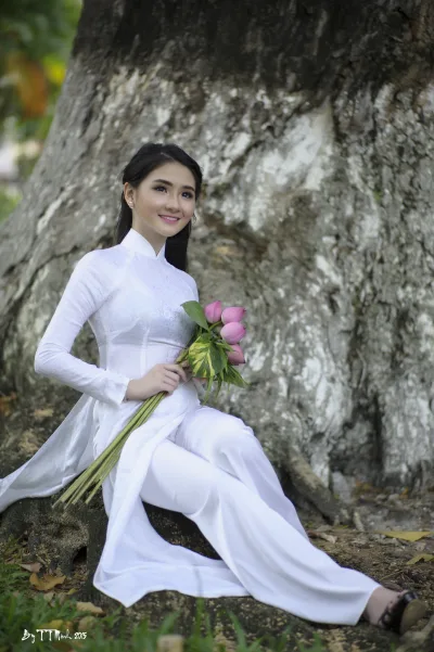 Áo dài trắng đằm thắm [KQCBFE]