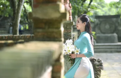 Áo dài trắng hoa rạng rỡ [8URKEO]