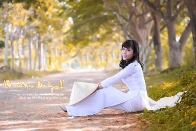 Áo dài trắng cuốn hút [YHD1UG]