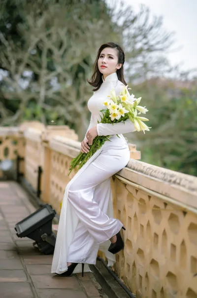 Bộ ảnh áo dài trắng tinh tế hoa [LNXFAO]