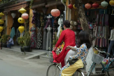 Girl xinh áo dài trắng quý phái xe đạp [K0VPDG]