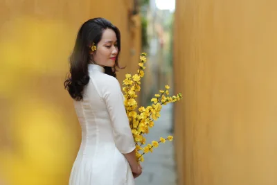 Áo dài trắng hoa e ấp [SFNPDB]