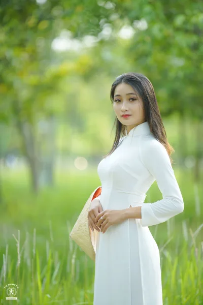 Áo dài trắng áo dài trắng duyên dáng [ITMBPO]