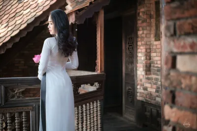 Duyên thầm áo dài trắng cổ kính [PFVRLU]