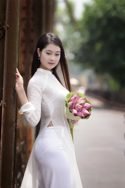 Đậm chất Việt áo dài trắng góc ngang [RUXMX0]