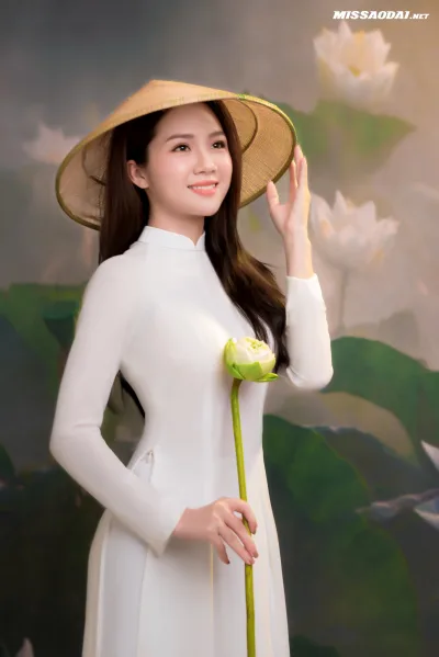 Nét đẹp áo dài áo dài trắng rạng rỡ hoa [C55EYV]