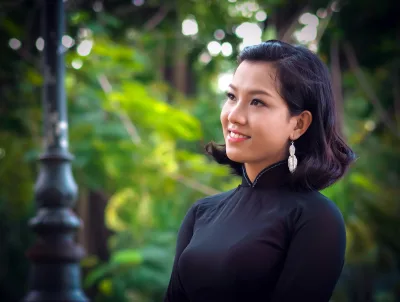 Áo dài đen mộc mạc [VXNEKB]