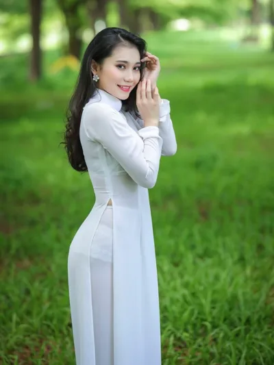 Trang nhã áo dài trắng góc ngang [NHJAZ5]