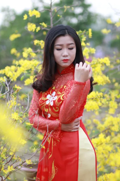Áo dài đỏ loạt ảnh hoa nổi bật [FXOCYC]