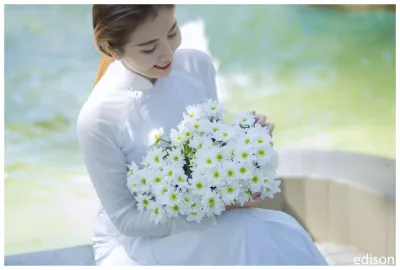 Áo dài trắng vẻ đẹp áo dài hoa cuốn hút [PZI0DM]