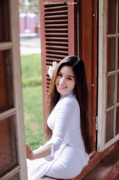 Áo dài trắng cổ kính thanh lịch [VHAS0D]