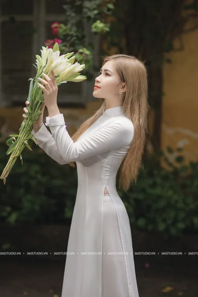 Nữ tính áo dài trắng hoa [WOQXBY]