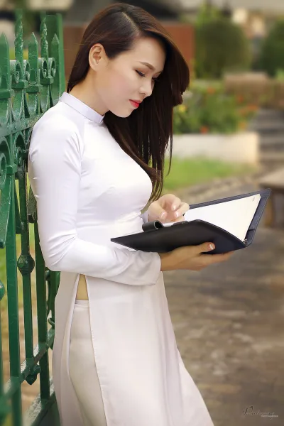 Rửa mắt với ảnh áo dài trắng e ấp [NKISDX]