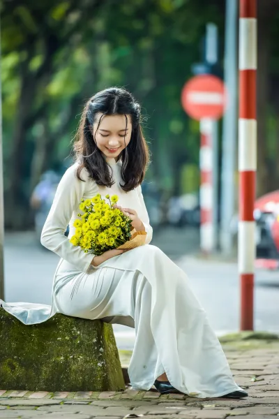 Áo dài trắng tinh khôi hoa [U1TWB9]