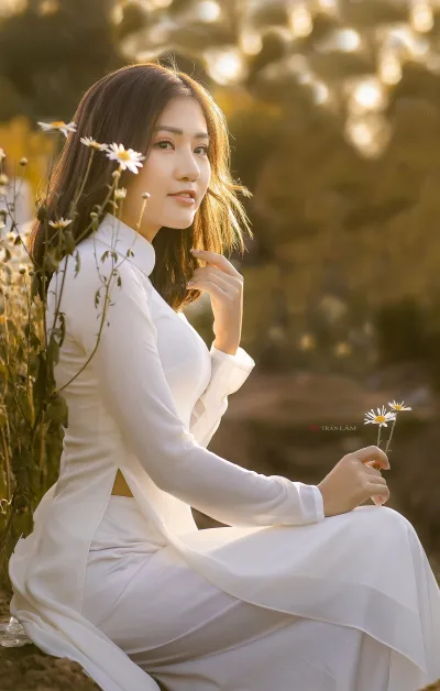 Áo dài trắng mong manh [VGMFHE]