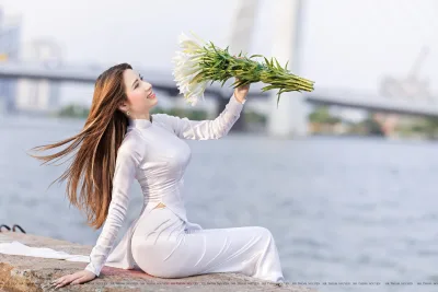 Vẻ đẹp áo dài trắng duyên thầm hoa [YOBAGC]