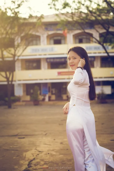 Khoảnh khắc áo dài trắng nền nã nữ sinh [ZD2JRY]