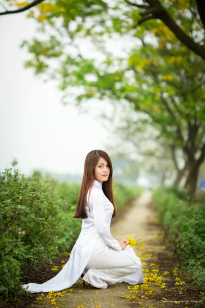 Vẻ đẹp áo dài trắng hiện đại áo dài trắng [HDAO0Y]