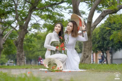 Áo dài trắng hoa phượng đậm chất Việt [9KT0FR]
