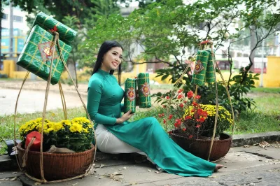 Áo dài xanh hot girl thanh thoát [UCQNSM]