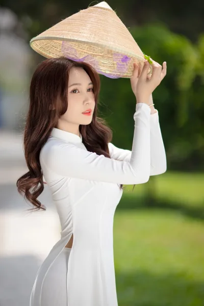 Áo dài trắng girl xinh nón lá e ấp [QGZ3F1]