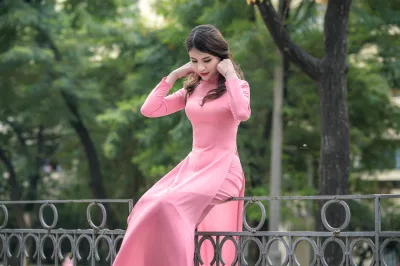 Áo dài hồng sang trọng [9WYZRQ]